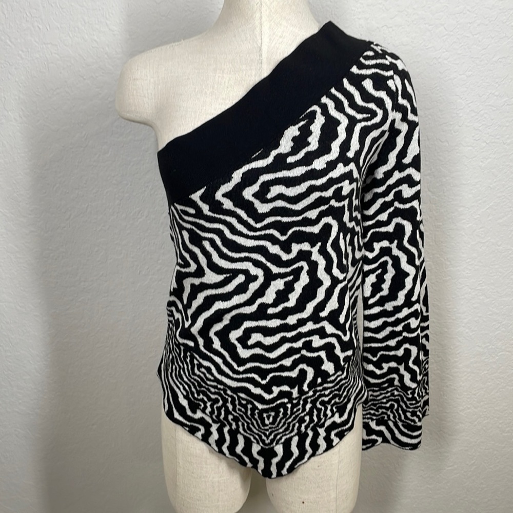 Victor Glemaud one arm sweater top